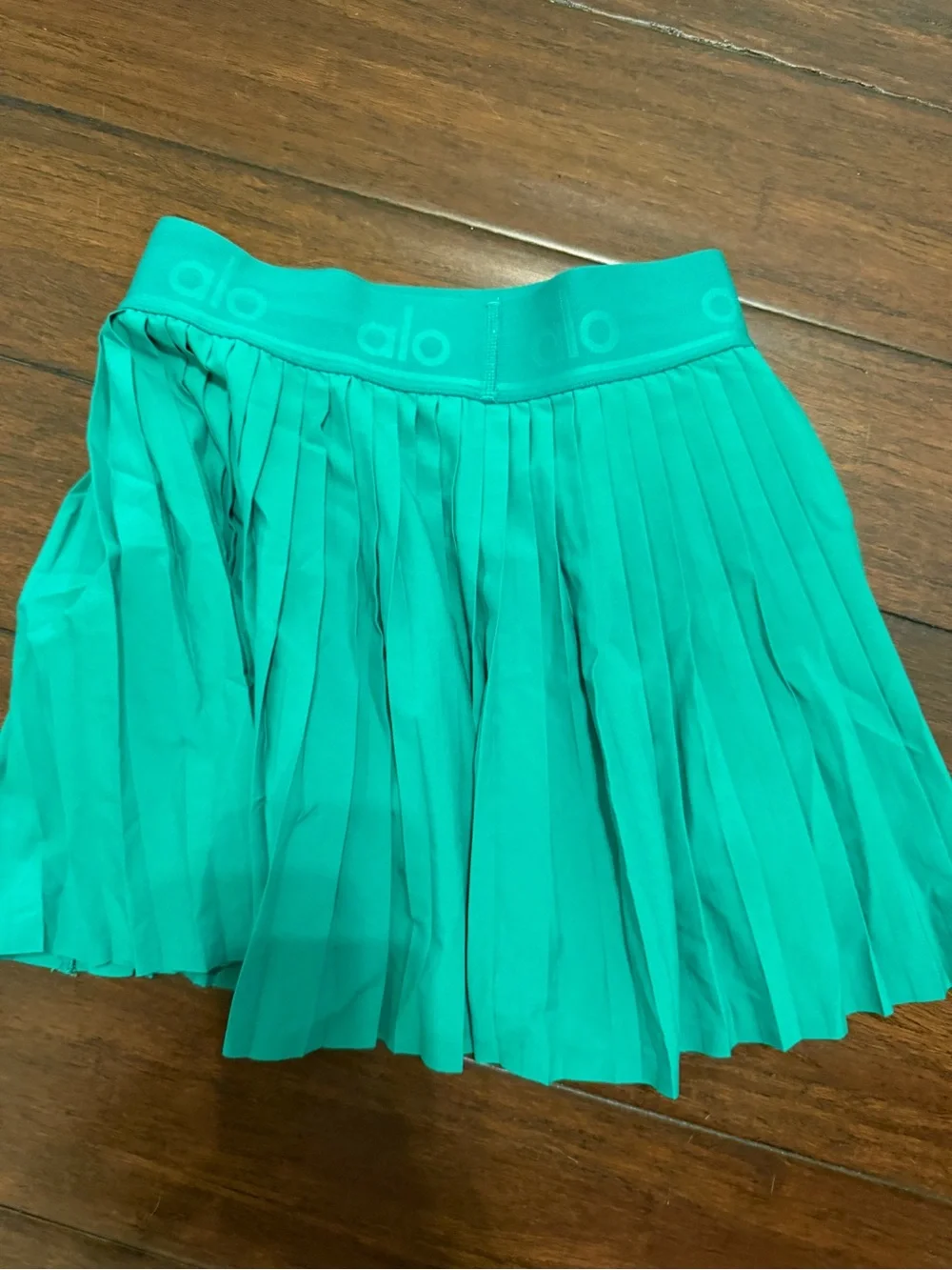 ALO Yoga Green Pleated Athletic Skirt